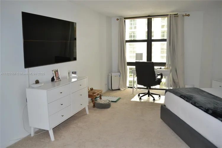 Towers of Key Biscayne #C402 image #17