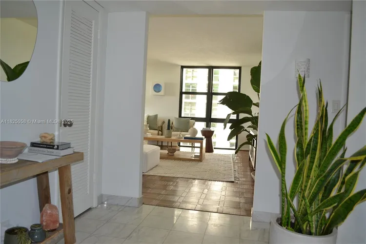 Towers of Key Biscayne #C402 image #18