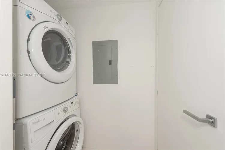 Brickell House #3003 image #16