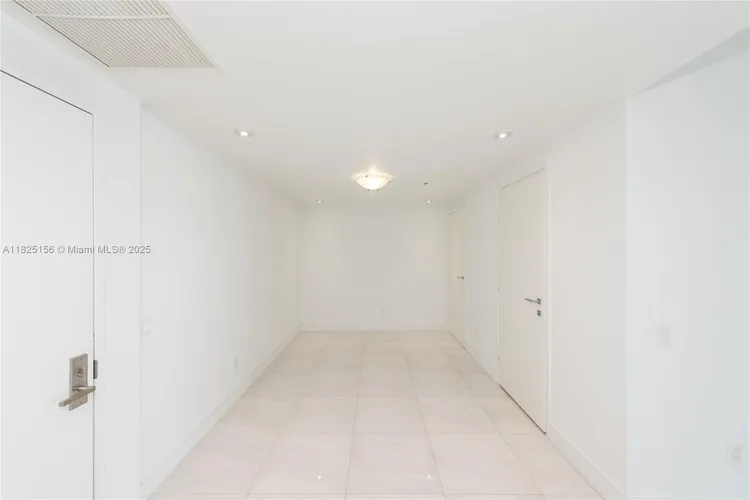 Brickell House #3003 image #17