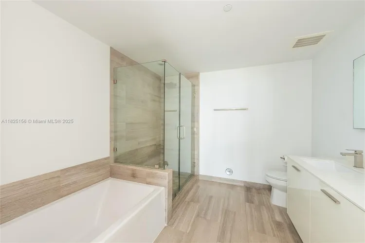 Brickell House #3003 image #19