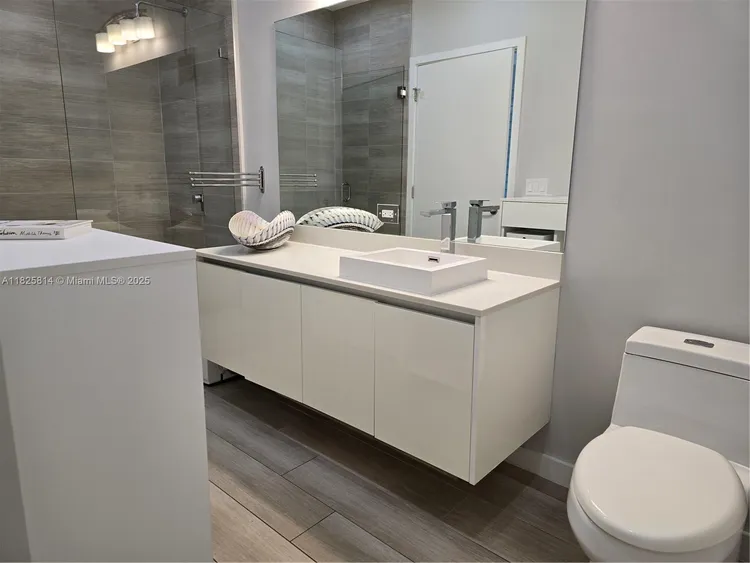 Le Parc at Brickell #809 image #10