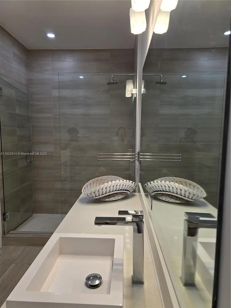 Le Parc at Brickell #809 image #11