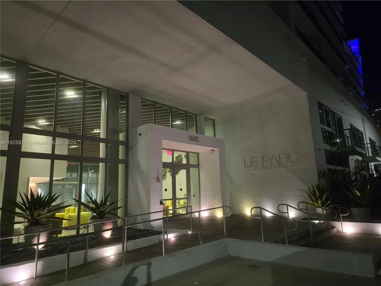 Le Parc at Brickell #809 image #27