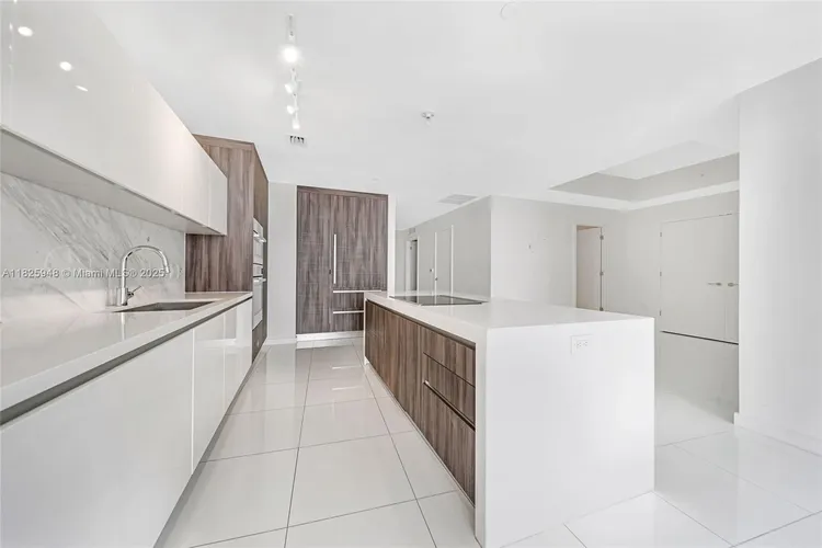 Paramount Miami Worldcenter #4312 image #10