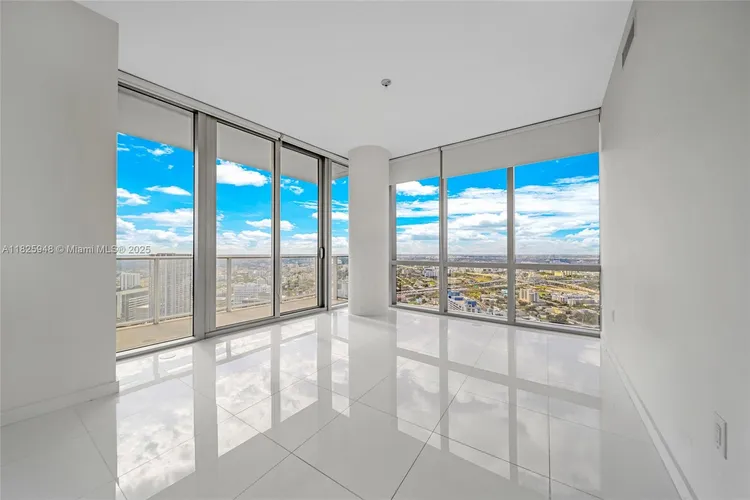 Paramount Miami Worldcenter #4312 image #11