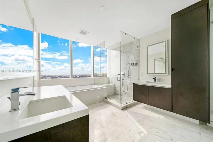 Paramount Miami Worldcenter #4312 image #13