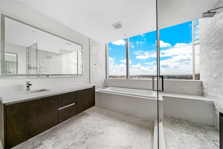 Paramount Miami Worldcenter #4312 image #14