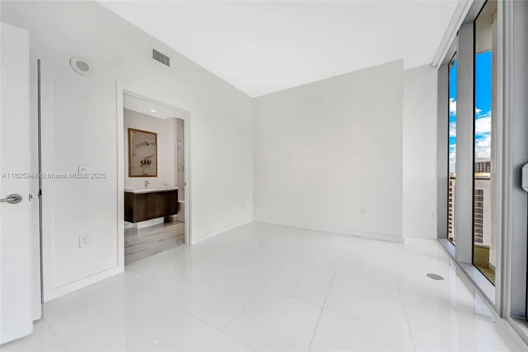 Paramount Miami Worldcenter #4312 image #15