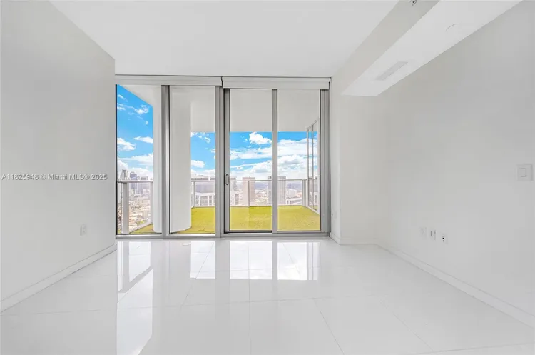 Paramount Miami Worldcenter #4312 image #16