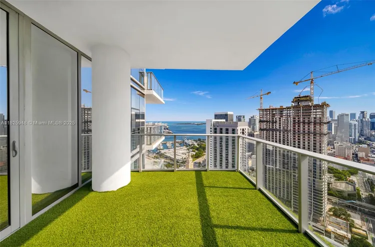 Paramount Miami Worldcenter #4312 image #19