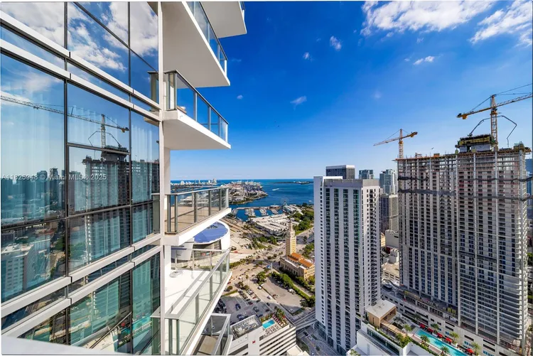 Paramount Miami Worldcenter #4312 image #21