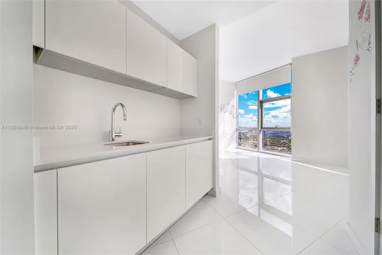 Paramount Miami Worldcenter #4312 image #23