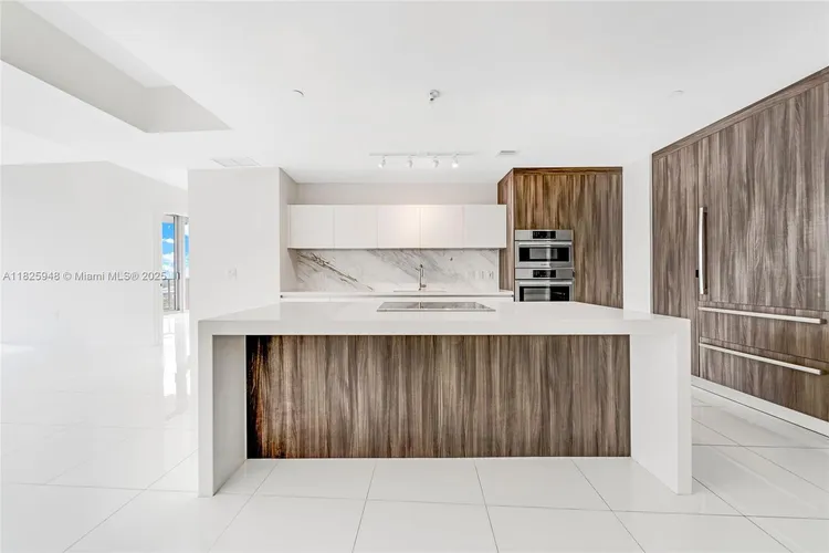 Paramount Miami Worldcenter #4312 image #6