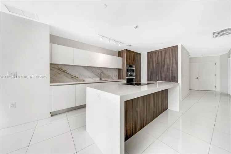 Paramount Miami Worldcenter #4312 image #7