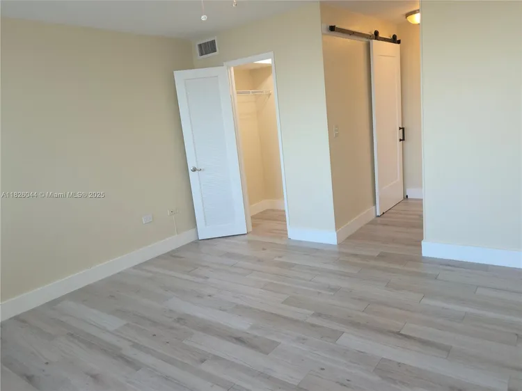 Burleigh House #424 image #12