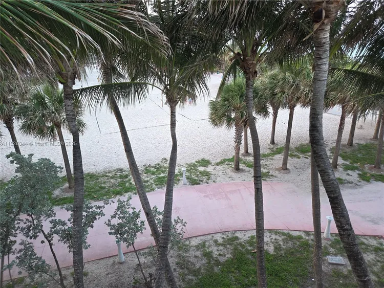 Burleigh House #424 image #22