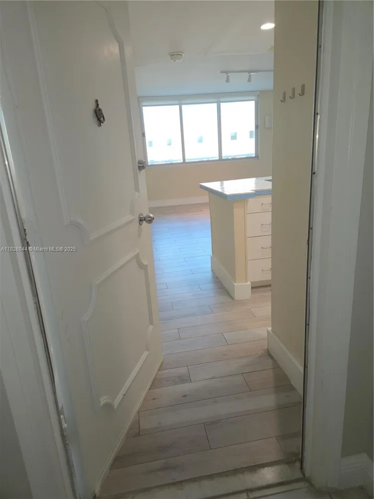 Burleigh House #424 image #7