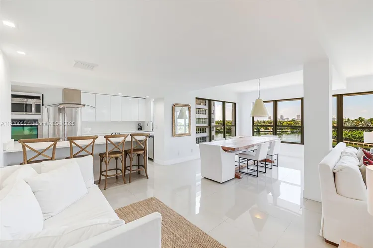 Blair House #5-D image #14