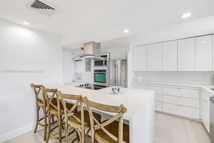 Blair House #5-D image #16