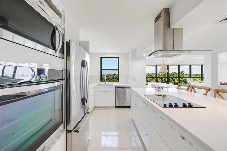 Blair House #5-D image #18