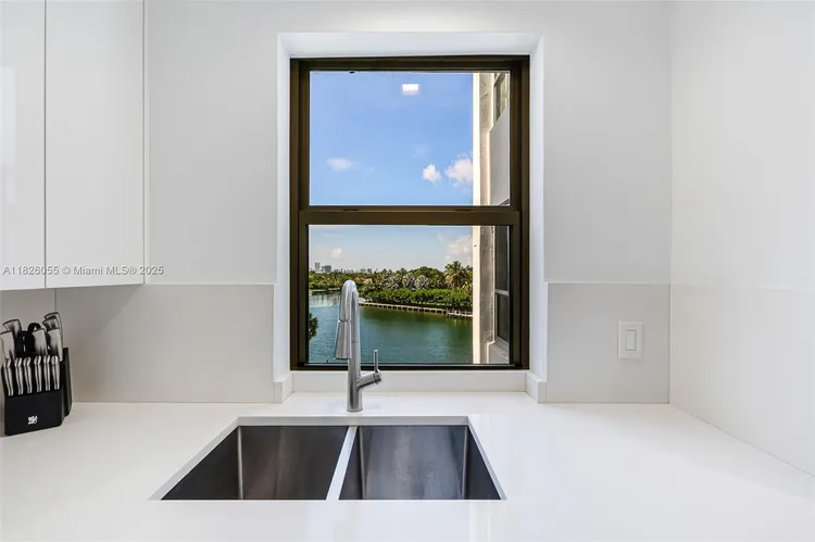 Blair House #5-D image #20