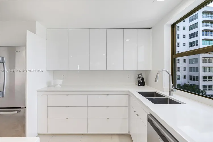 Blair House #5-D image #21