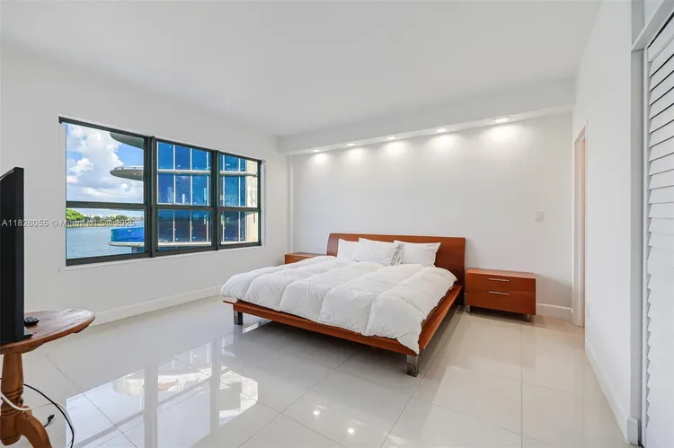 Blair House #5-D image #25