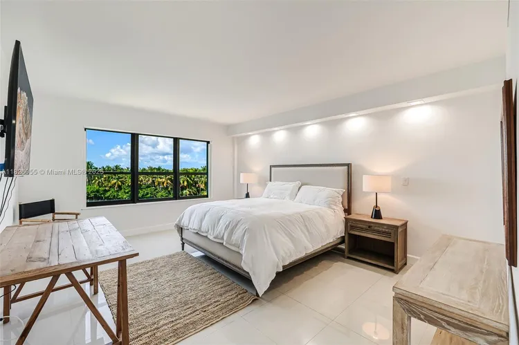 Blair House #5-D image #31