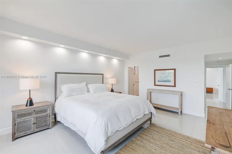 Blair House #5-D image #32