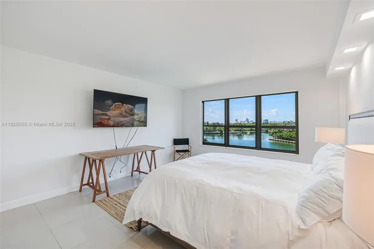 Blair House #5-D image #34