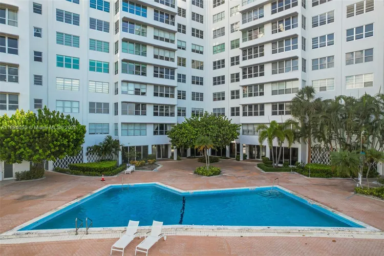 Blair House #5-D image #44