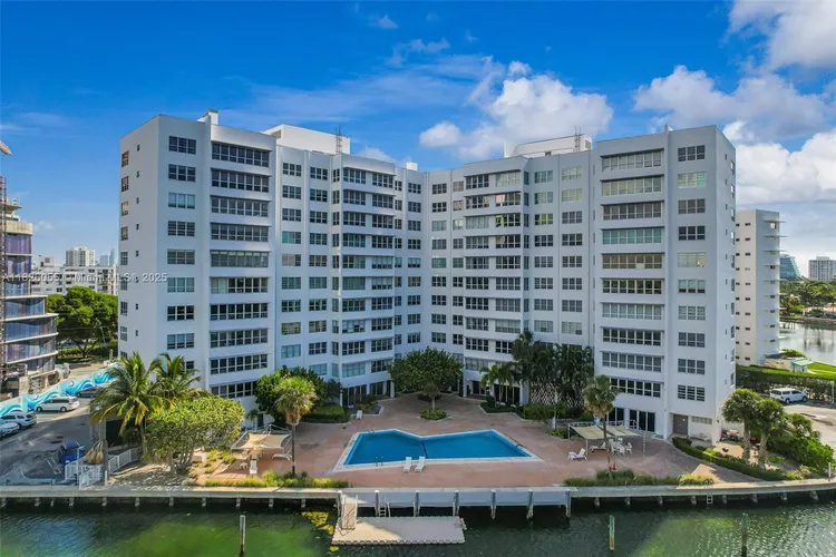 Blair House #5-D image #45