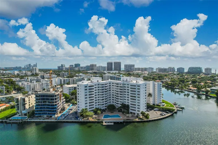 Blair House #5-D image #49