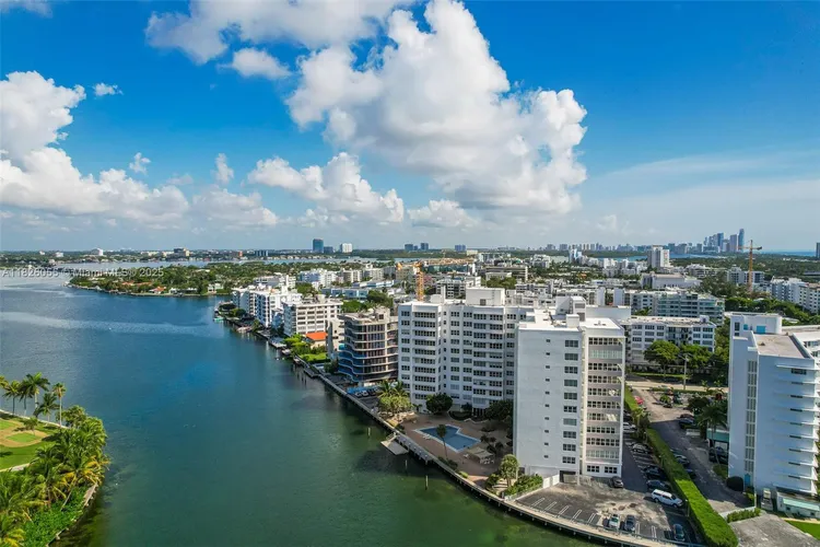 Blair House #5-D image #50