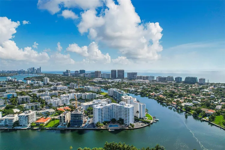 Blair House #5-D image #53