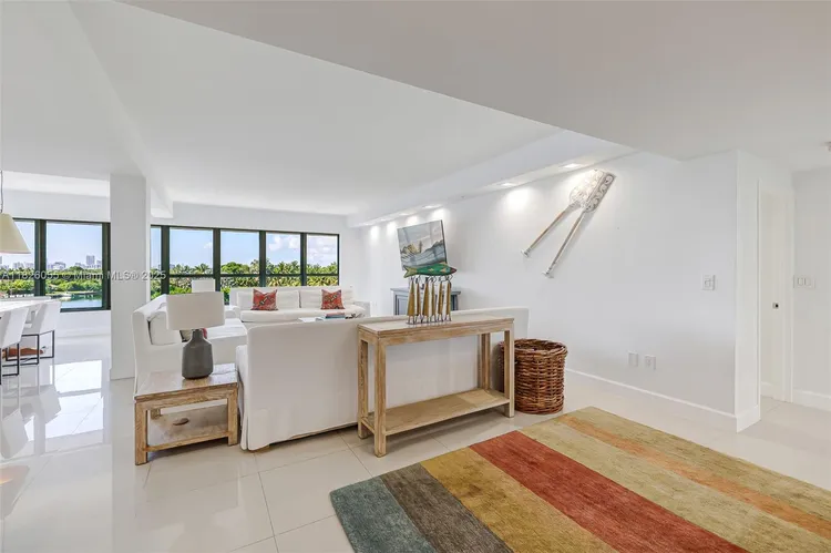 Blair House #5-D image #6