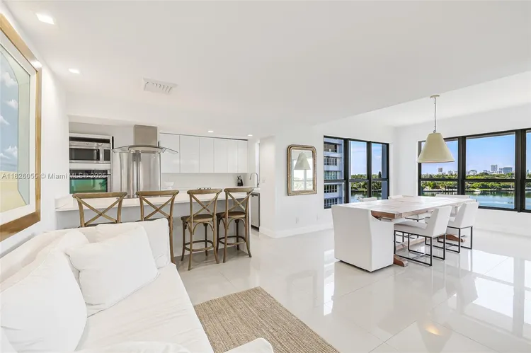 Blair House #5-D image #7