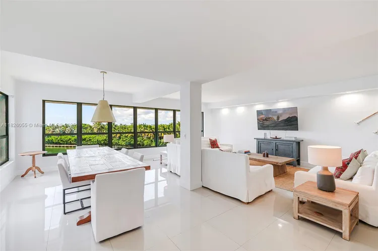 Blair House #5-D image #8