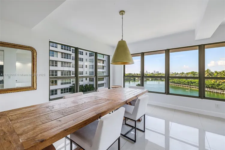 Blair House #5-D image #9