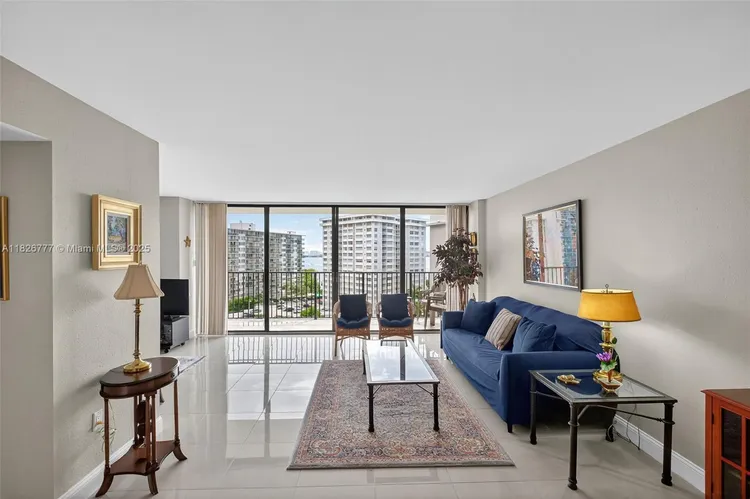 Costa Bella #1011 image #11