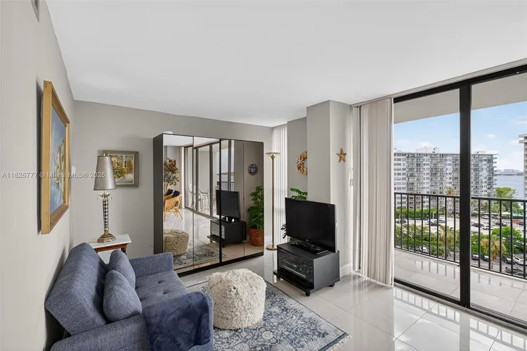 Costa Bella #1011 image #15