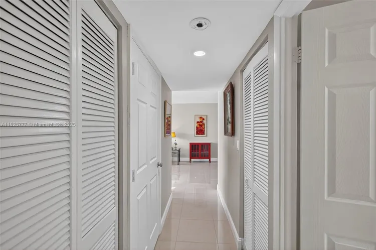 Costa Bella #1011 image #16