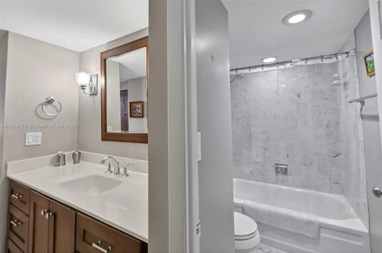 Costa Bella #1011 image #18