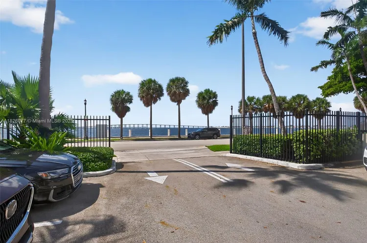 Costa Bella #1011 image #28