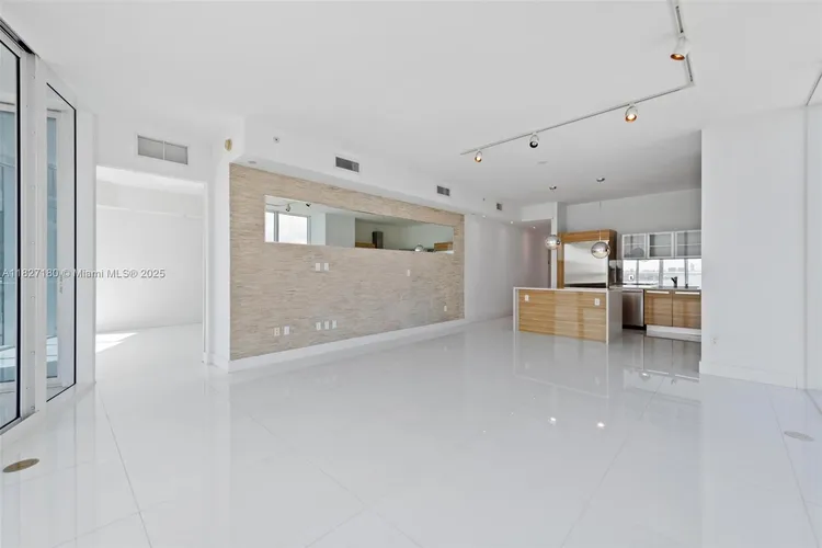 Paramount Bay #2601 image #10