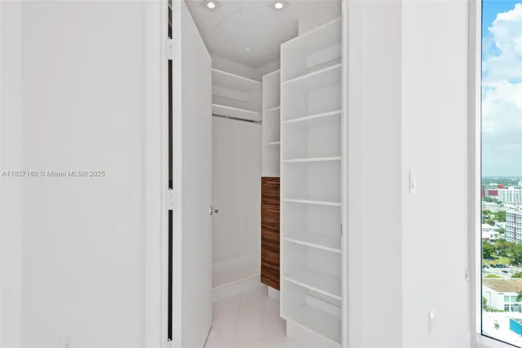 Paramount Bay #2601 image #12