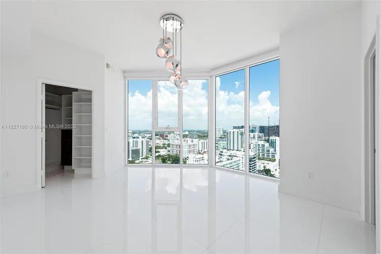 Paramount Bay #2601 image #13