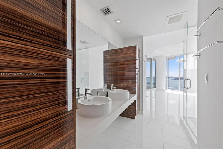 Paramount Bay #2601 image #20