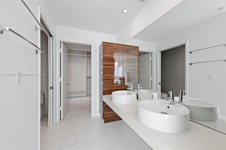 Paramount Bay #2601 image #21